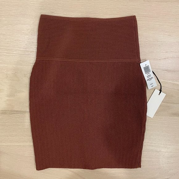NEW NWT Aritzia Babaton Sculpt Knit Mini Skirt Sundried Red XS - Picture 2 of 4